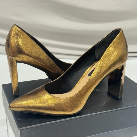 Donna Karan Criss Crinkle Metallic Bronze Pointy Toe Block Heel Leather Pump 7.5 - Picture 2 of 13